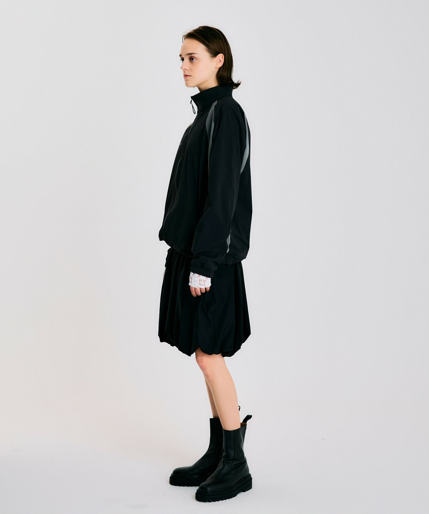 【美品・2024AW】THE DAY　ナイロン ストレッチ クルー ネック【１】 ナイロントラックジャケット*ブラック×グレー*＜NMS2-UB08L＞ | NOISE