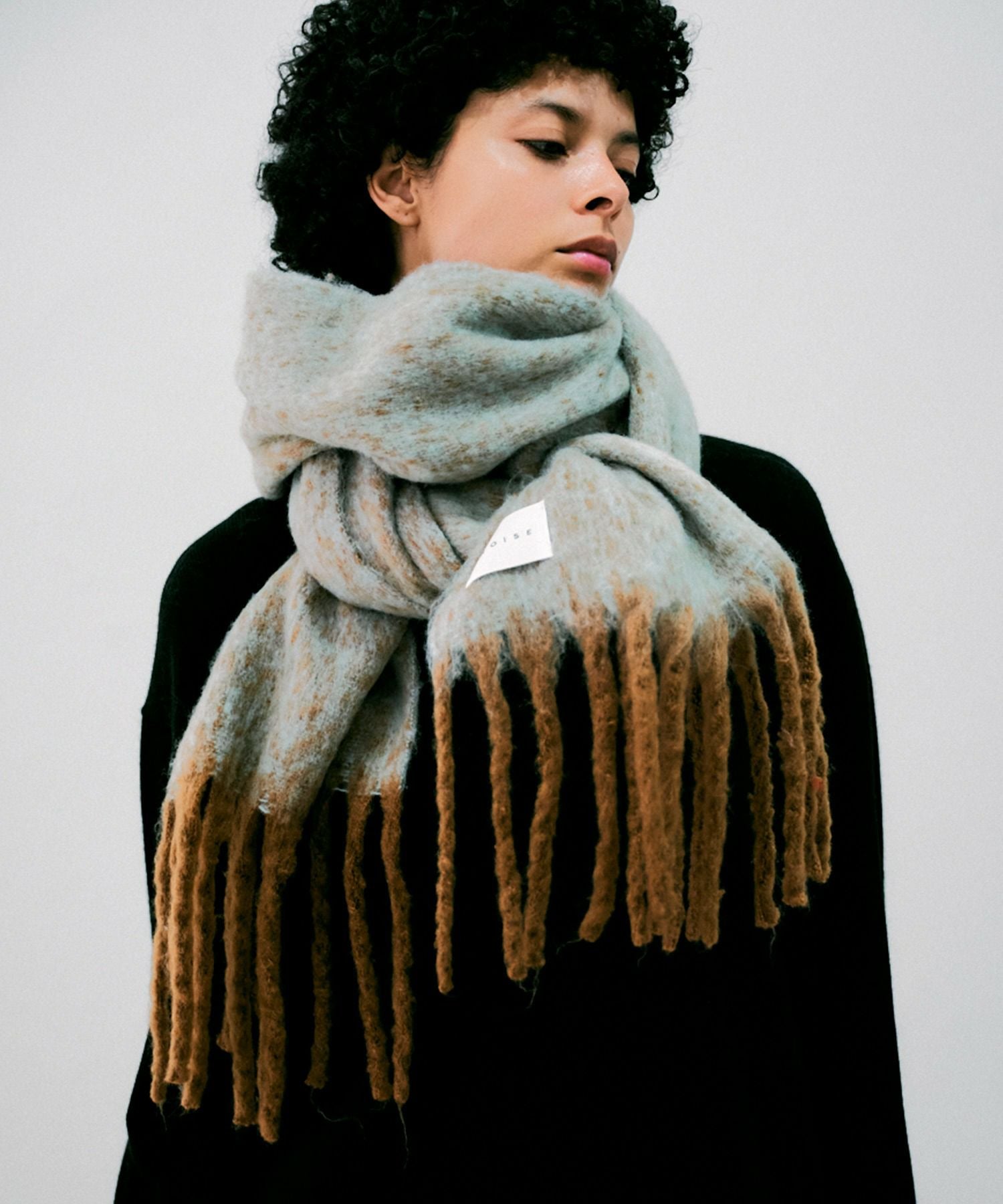 Volume Fringe Scarf | NOISE MAKER ノイズメーカー