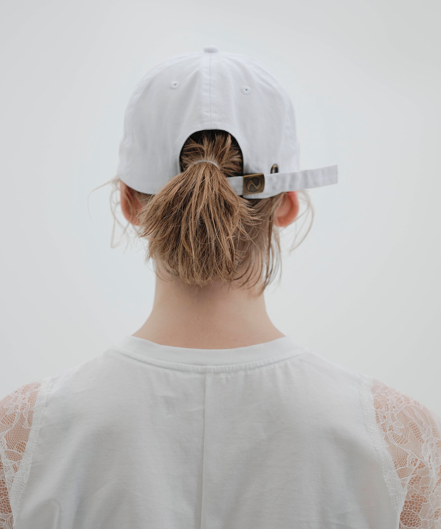 シャドウロゴ刺繍CAP*ホワイト*＜NM-UCAP03＞ | NOISE MAKER ノイズ